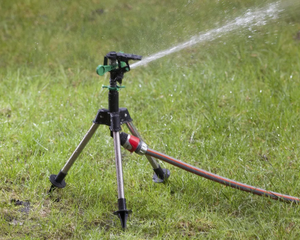 Gartenschlauch + Schlauchverbinder Set + Rasenregner
