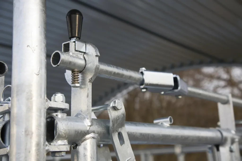 Viereckraufe "Standard" mit Selbstfangfressgitter