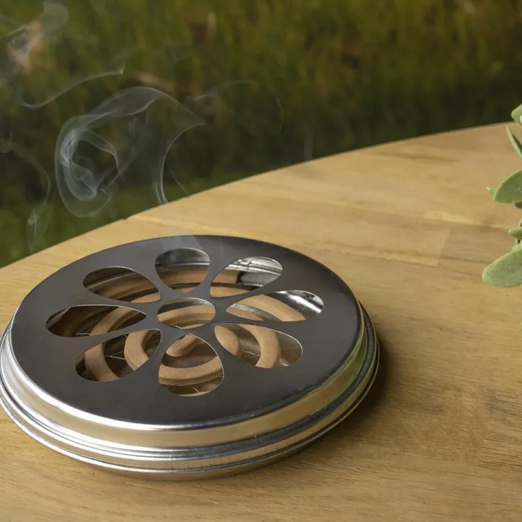 Citronella Spiralen in Zink Brenner