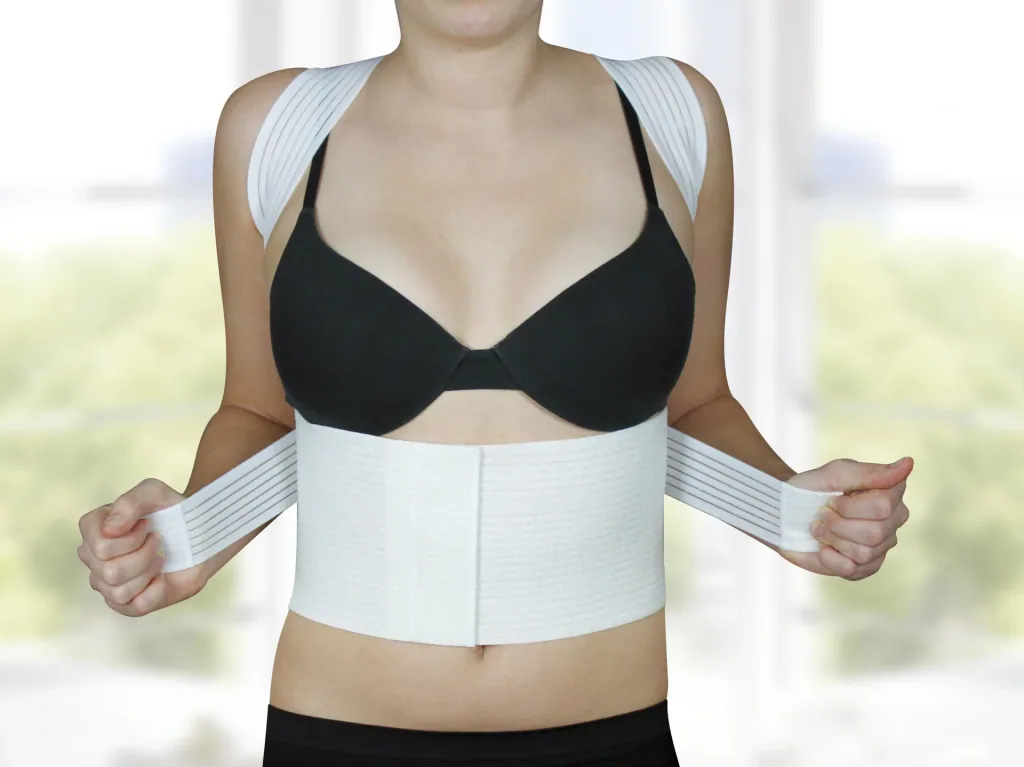 Geradehalter mit Stützgürtel