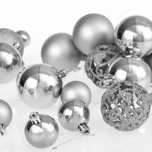 Weihnachtskugeln - Christbaumschmuck - Silber 100 Stück.