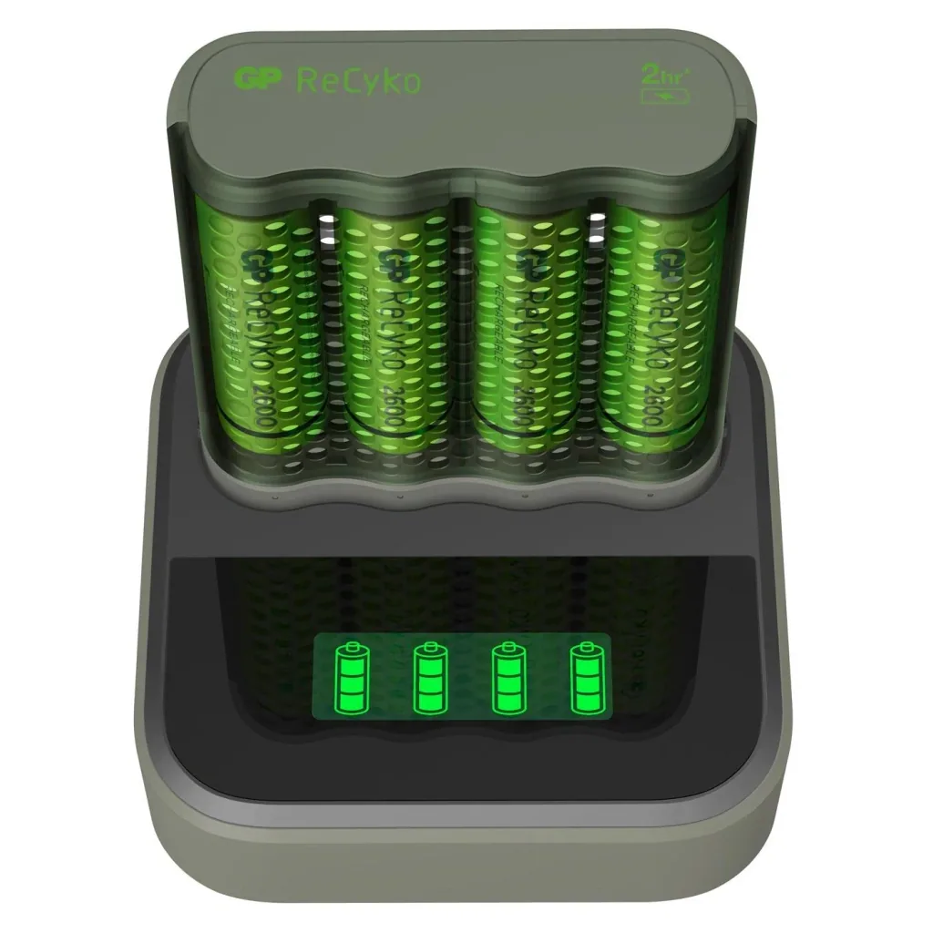 USB Schnellladegerät mit Docking Station, LCD Ladestandsdisplay für 4 AA / AAA NiMH Akkus inklusive 4 ReCyko (AA) 2600mA