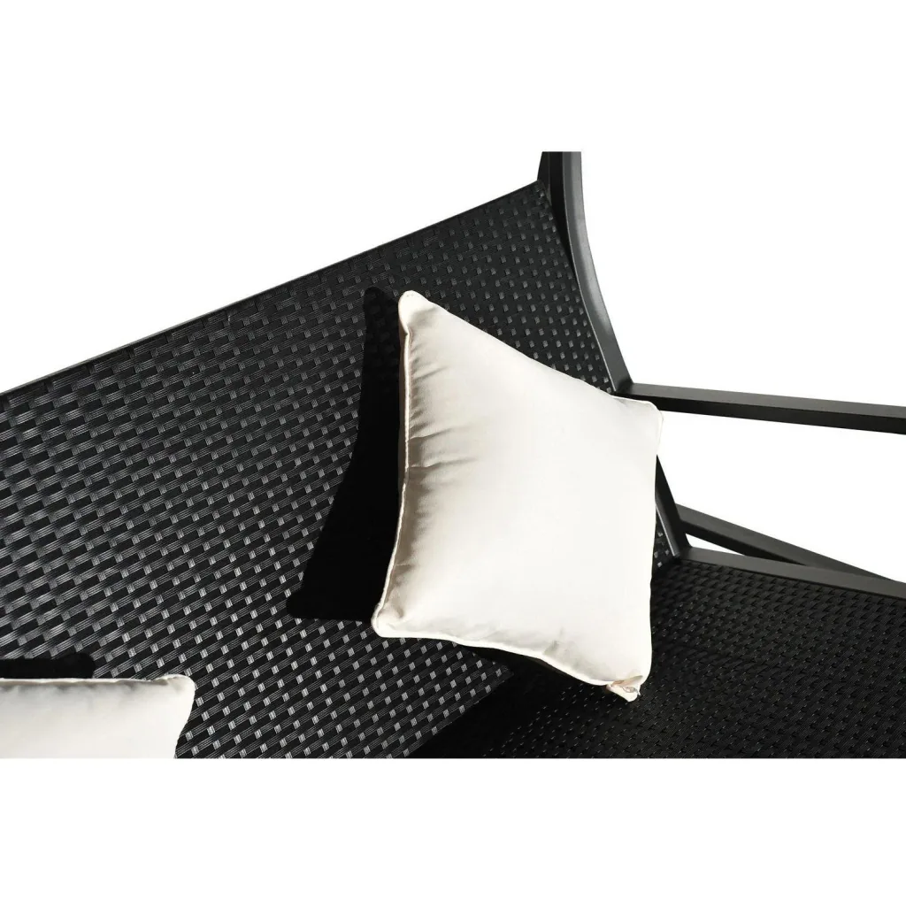 Hollywoodschaukel mit Kissen
