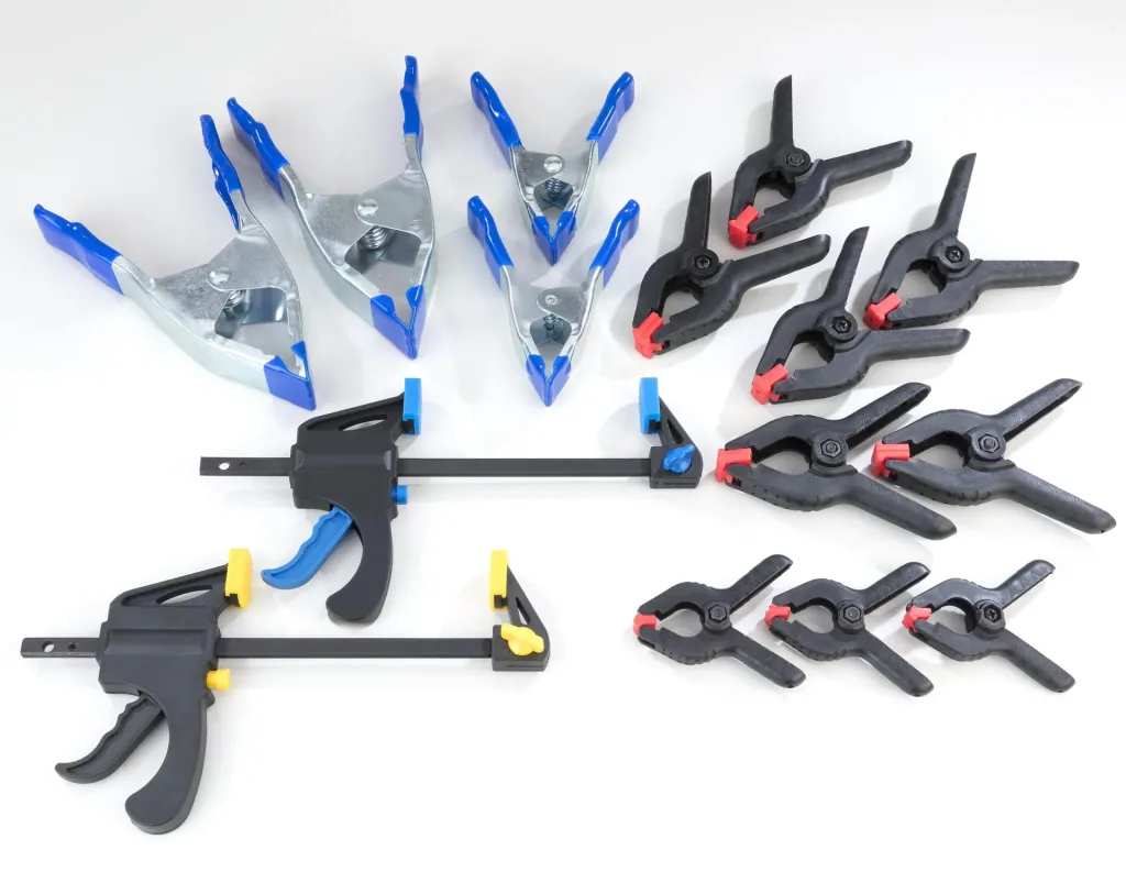 Mini Stichsäge 75 Watt inklusive 16-teiligem Klemmen und Zwingensatz
