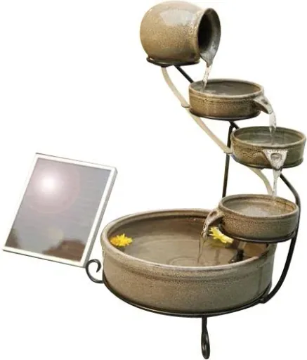 Solarbetriebener Kaskadenbrunnen