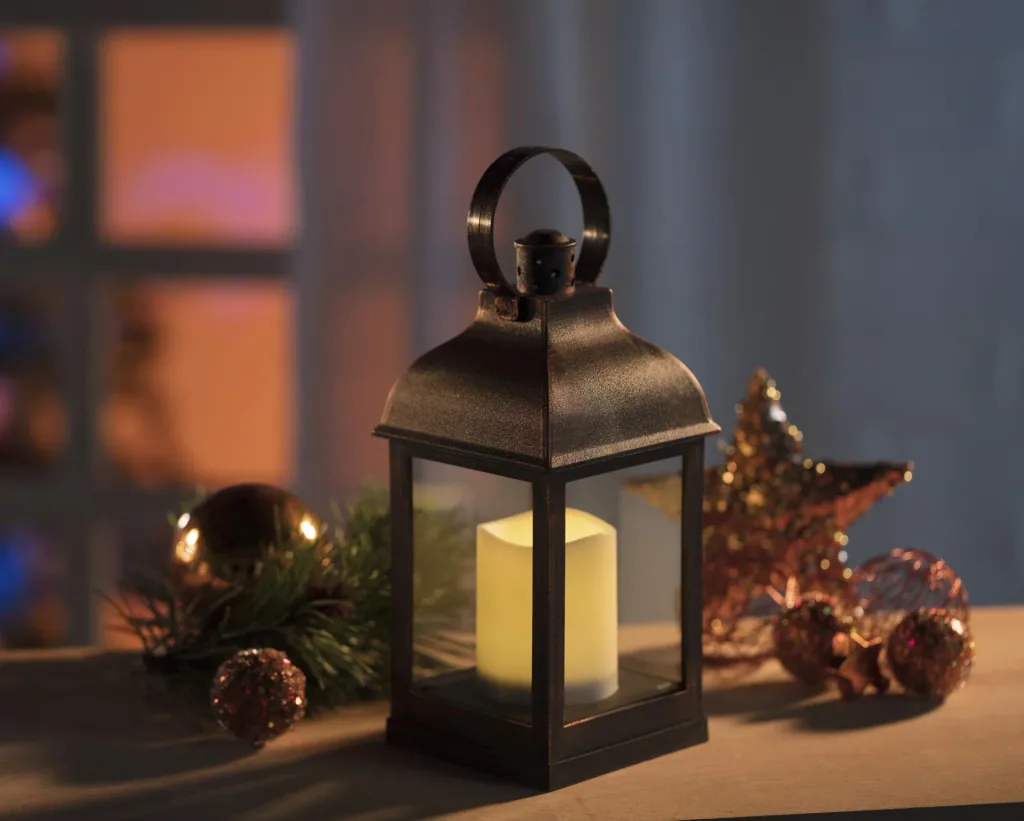 Laterne mit LED Kerze und Flackereffekt