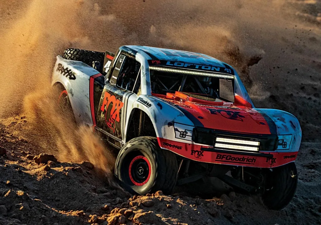 Unlimited Desert Racer 4x4 VXL Fox-Edition RTR + LED 1/7 4WD Pro-Scale Race-Truck Brushless ohne Akku/Lader