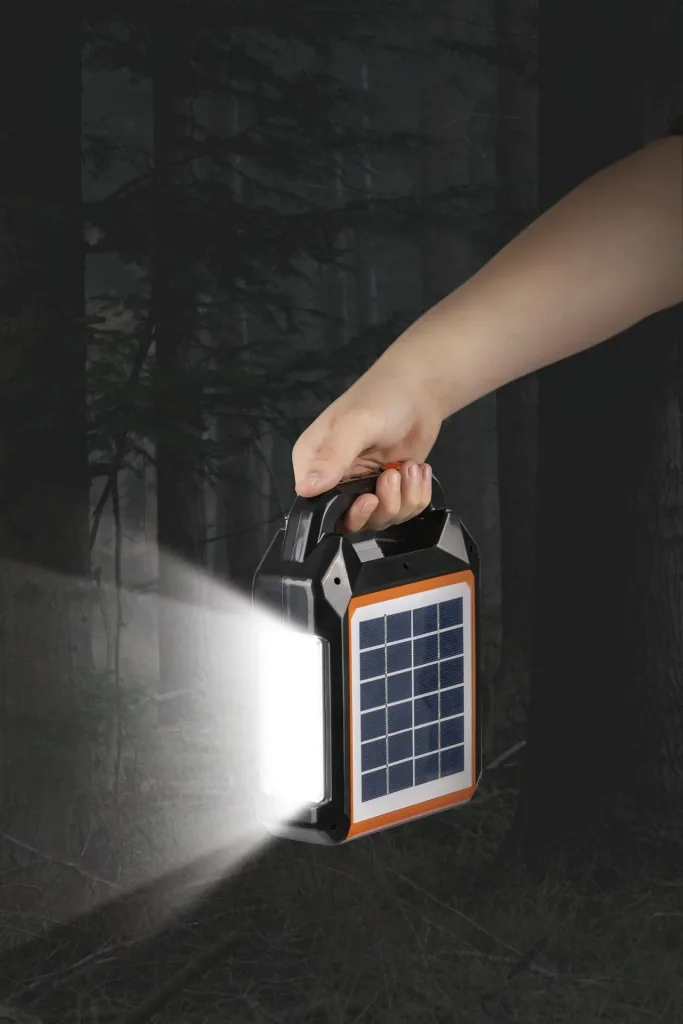Solar-Generator Kit mit eigenem Solarpanel, Radio und Lautsprecher, 10000mAh schwarz/orange