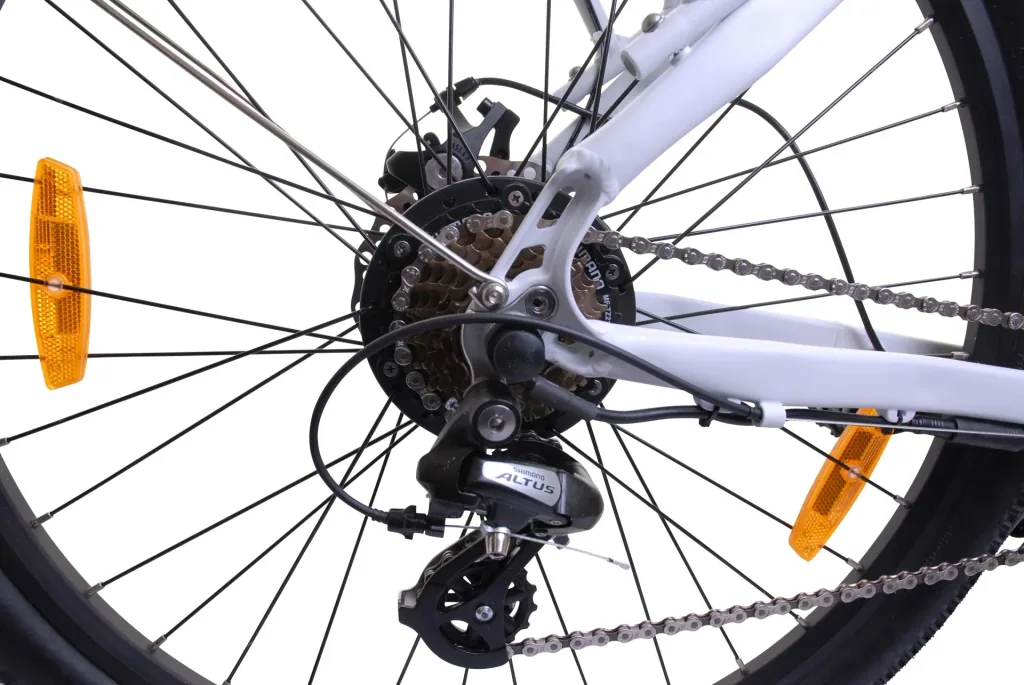 Damen Alu Elektro Trekking-Bike, 27,5 Zoll, Rahmenhöhe 44 cm, 21-Gang Kettenschaltung, weiß, " Voga Bianco "