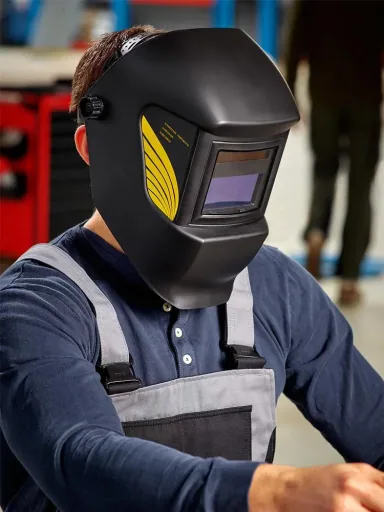 Schweißerhelm mit automatischer Verdunkelungsanlage