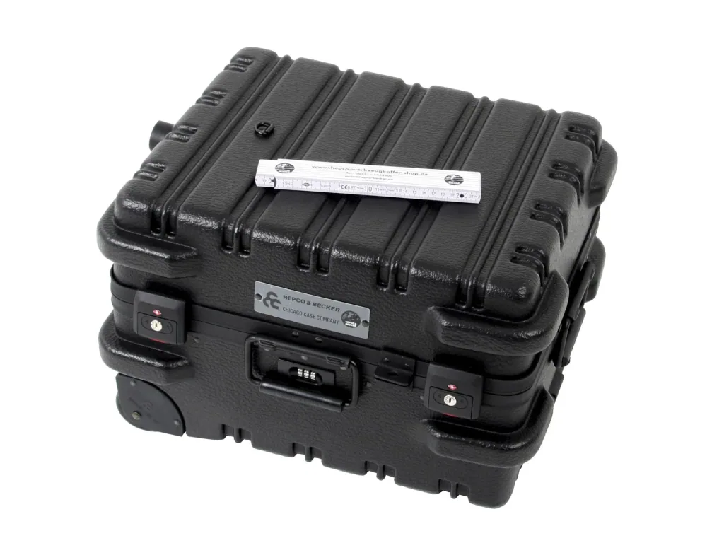 Werkzeugkoffer CHICAGO CASE 5530, 53 Liter, bruchsicher mit integriertem Rollensystem