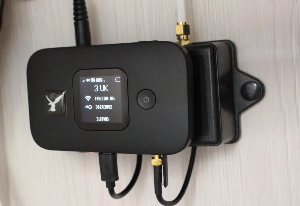 RURAL LTE Breitbandantenne und Router