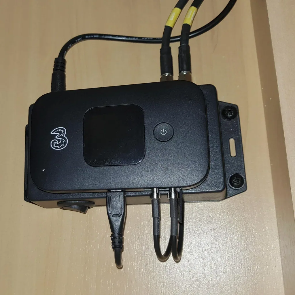 LTE Camping/Boot Dachantenne mit WLAN Router, 4G