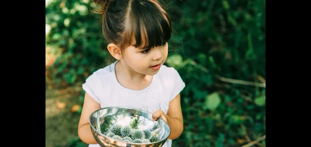 Discovery Küche   Outdoor-Spielküche für Kinder aus Holz, Pflanzkübel, Malscheibe, Windspiel, natur