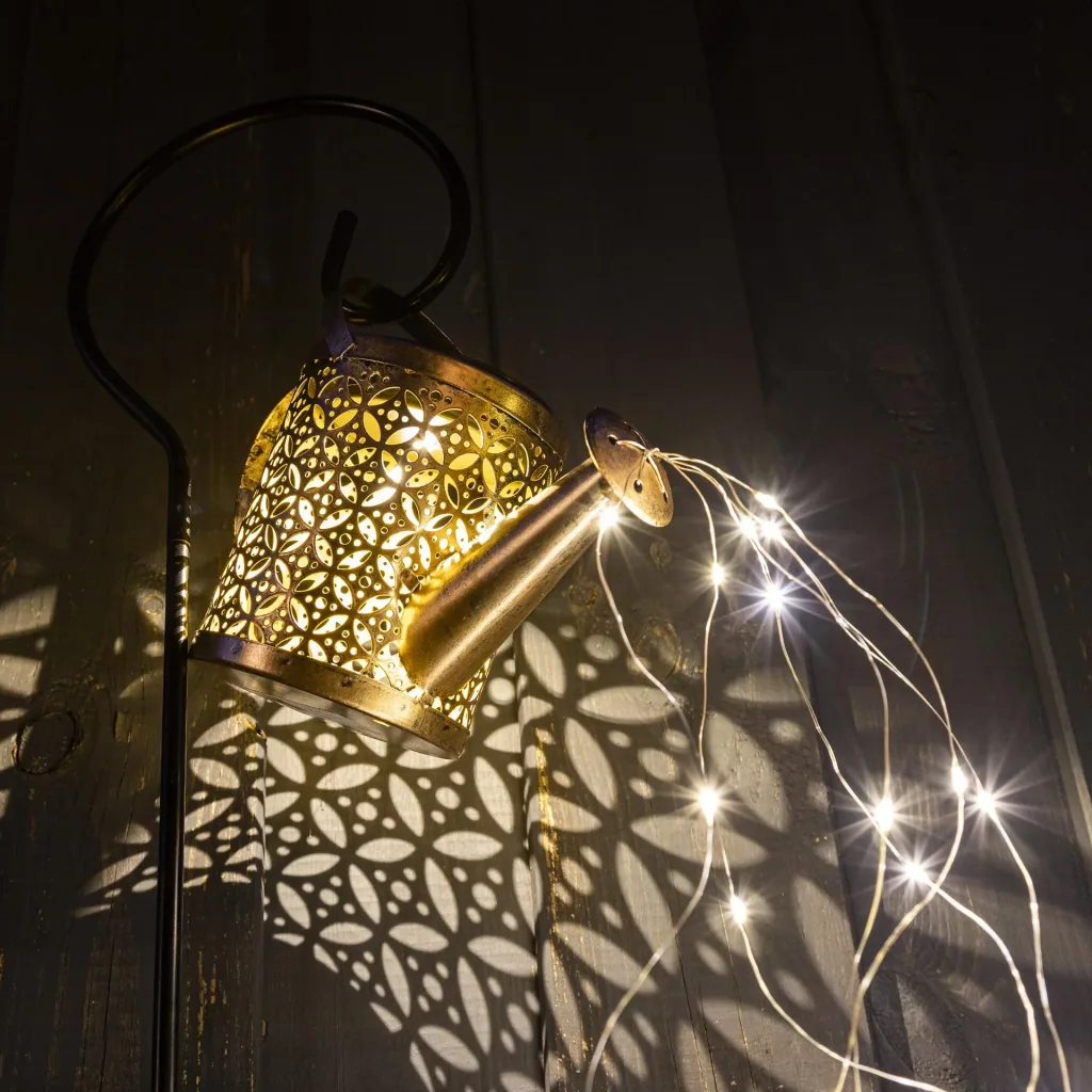 LED-Solar Gießkanne mit Lichterkette