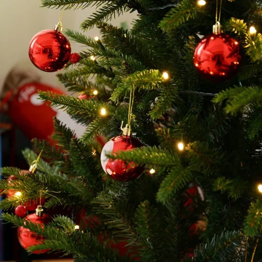Weihnachtsbaum 150cm Tannenbaum 100 LEDs 668 Spitzen
