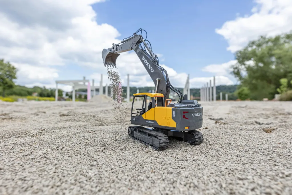 Raupenbagger Volvo 2.4 G 100 % RTR 1:16
