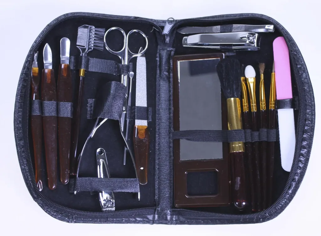 Epilierer mit Licht inkl. 18teiligem Maniküre Set -Gratis