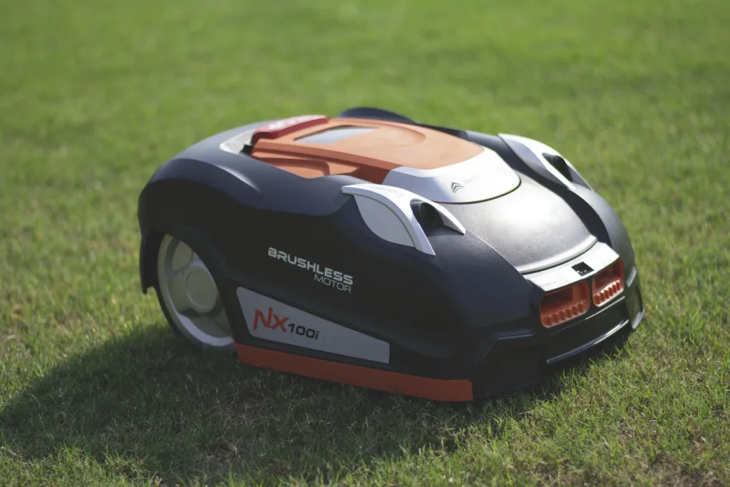 Mähroboter "NX100i" mit App-Steuerung & iRadar Ultraschallsensor & Multizonenprogrammierung