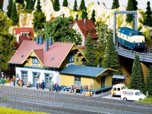 Fertiggelände Mittenwald - 200 x 120 cm, ca. 41 cm hoch, Spur H0,TT, koloriert und begrast, auf Holzrahmen