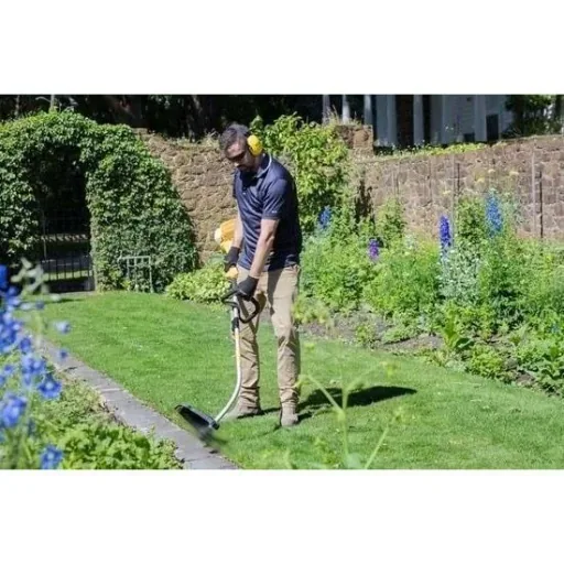 Benzin-Grasschneider mit teilbarem Schneidausleger und Kinzo Gartenabfallsack 30L - 40cm Schnittbreite