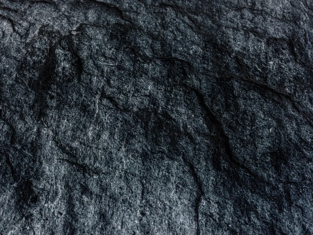 Premium WC-Sitz Slate Rock mit Relief, aus antibakteriellem Duroplast, mit Absenkautomatik