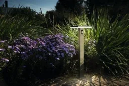 Solar LED Sockel ARIANE mit Sensor Schwarz, 3,3 Watt, 210 lm, warmweiß
