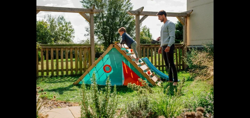 My First Wooden Playcentre, Outdoor-Playcentre für Kinder aus Holz, Kletterwand, Kletternetz, Rutsche, natur