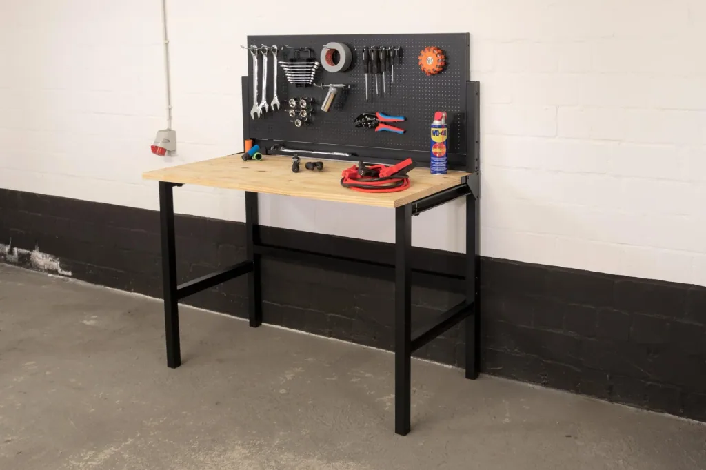 Klappbare Werkbank mit 120 cm Arbeitsbereich aus 25 mm Massivholz