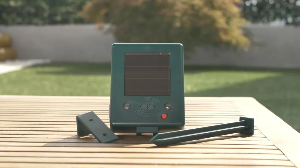 Solar-Vogelschreck mit Abwehrton & Blitzlicht