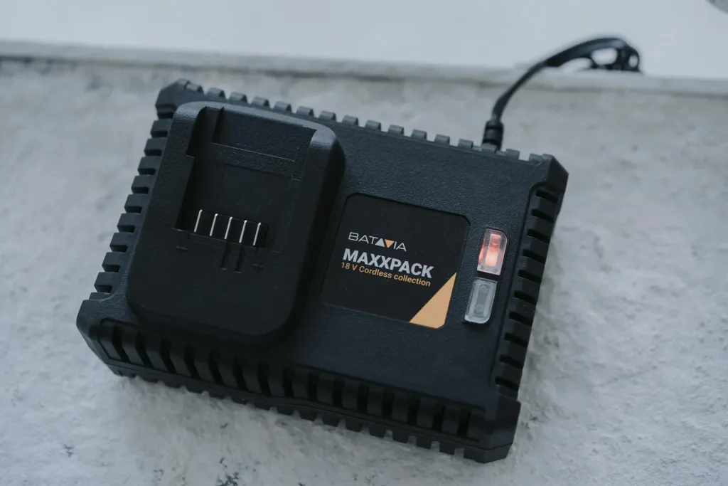 Maxxpack 18V Schnellladegerät 4Ah