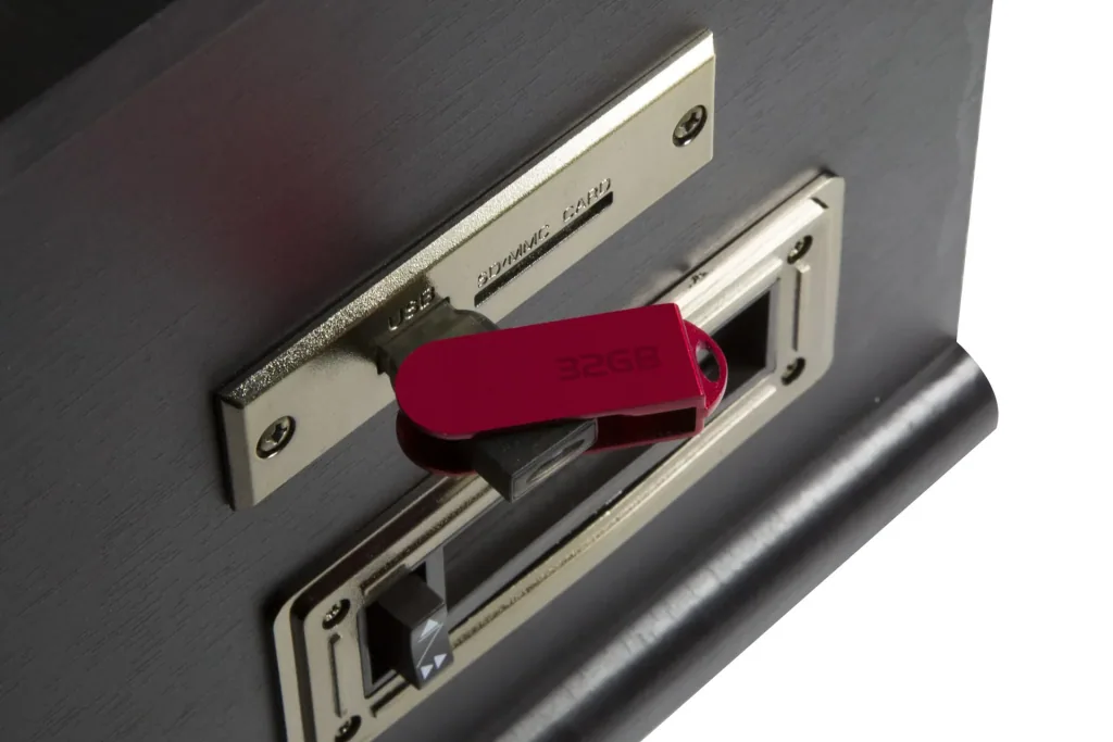 Nostalgie Bluetooth Plattenspieler mit integrierter Digitalisierungsfunktion