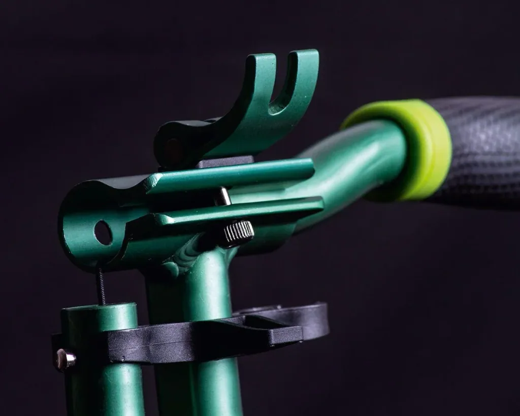 Aluminium Scooter mit Klappmechanismus und Ständer, 205 mm, ABEC 7, höhenverstellbar, grün