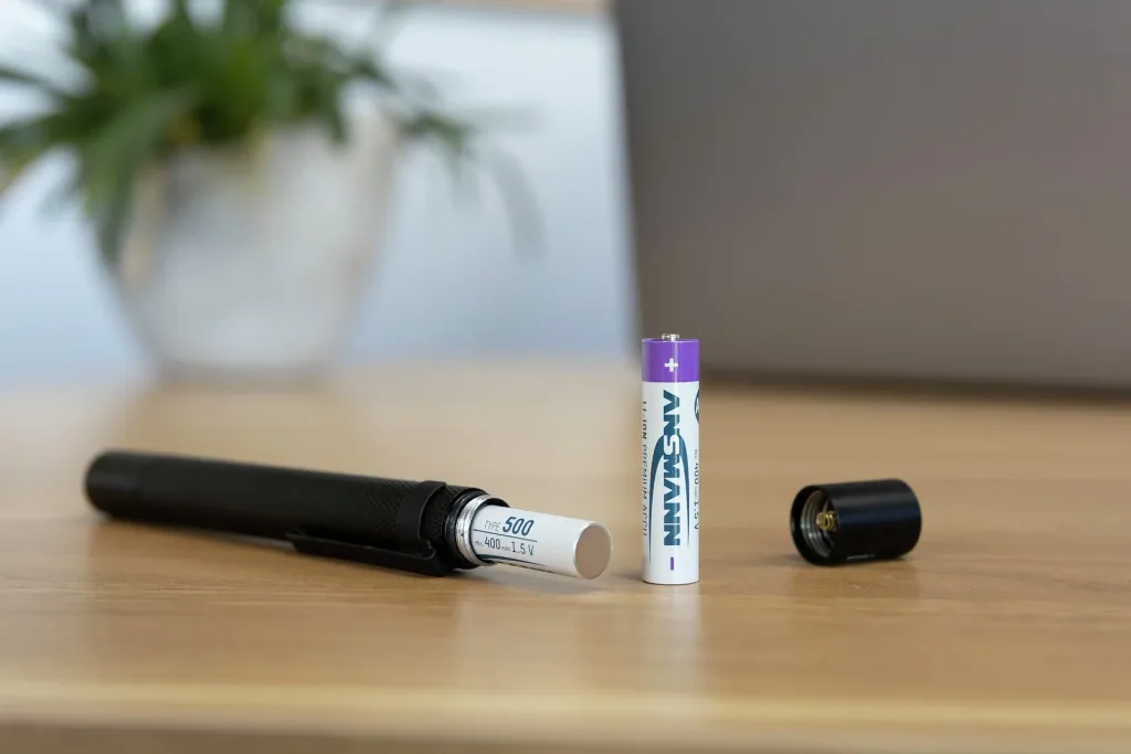Lithium Ionen Micro (AAA) Akkus USB-C - 4 Stück, Sicherheitsabschaltung