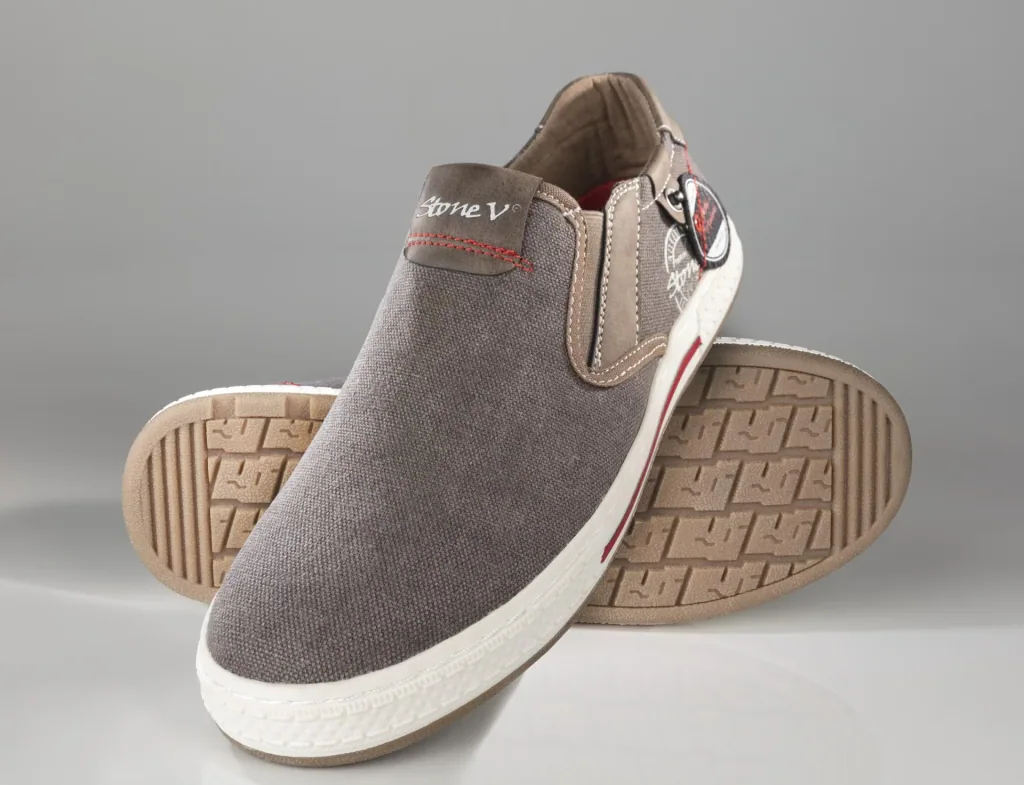 Slipper, Farbe sand, Gr.40