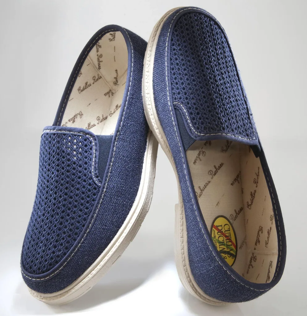 Klimaslipper, Farbe marine, Gr. 40