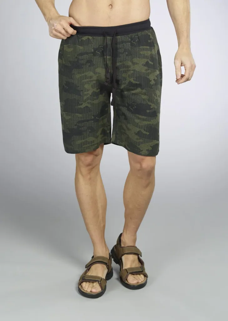 Bermuda Shorts, Farbe camouflage/grün/schwarz, Gr.M