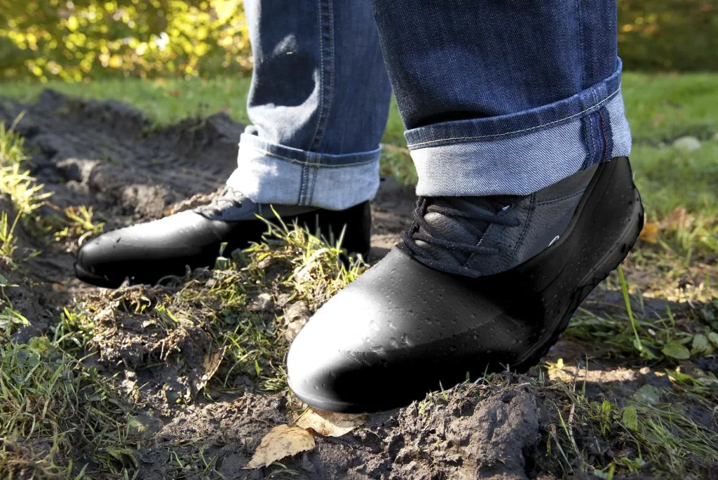Silikon Gleitschutzschuhe mit Spikes, Gr. L/ 40 - 41