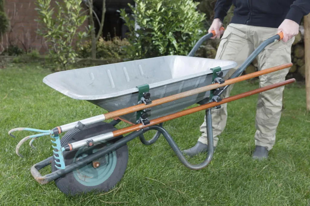 Gartengeräte Schubkarrenhalterung bis max. 20 mm Schubkarrenrandbreite, LxB 190x50 mm, Gewicht 500 g