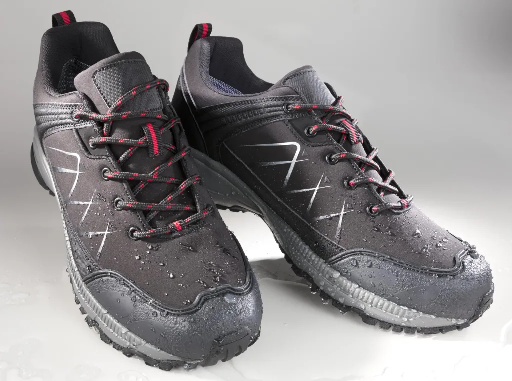 Softshell Schuh, Farbe schwarz/rot, Gr.40