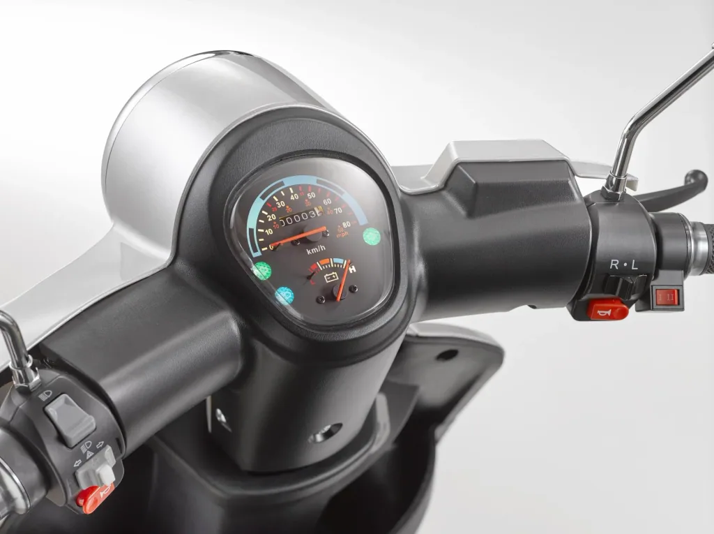 E-Dreirad Luxxon E3800, 20 km/h (Mofa-Klasse), keine Helmpflicht, silber