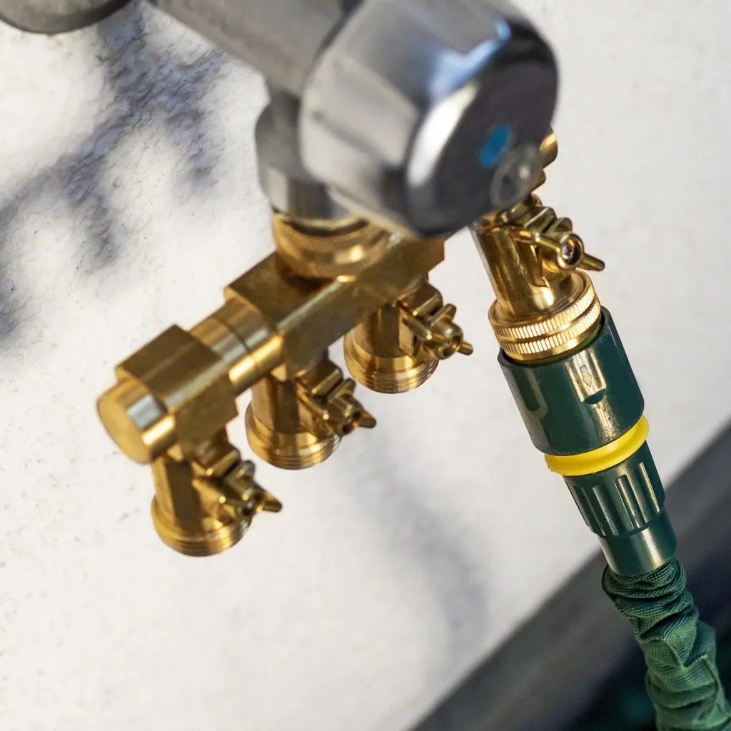 4 Wege Wasserverteiler - 4 Zapfstellen Außengewinde 3/4"