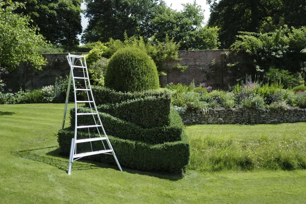 Niwaki Dreibein-Gartenleiter 3-Holm 140×226,5×301 cm Aluminium Silber – höhenverstellbares Standbein