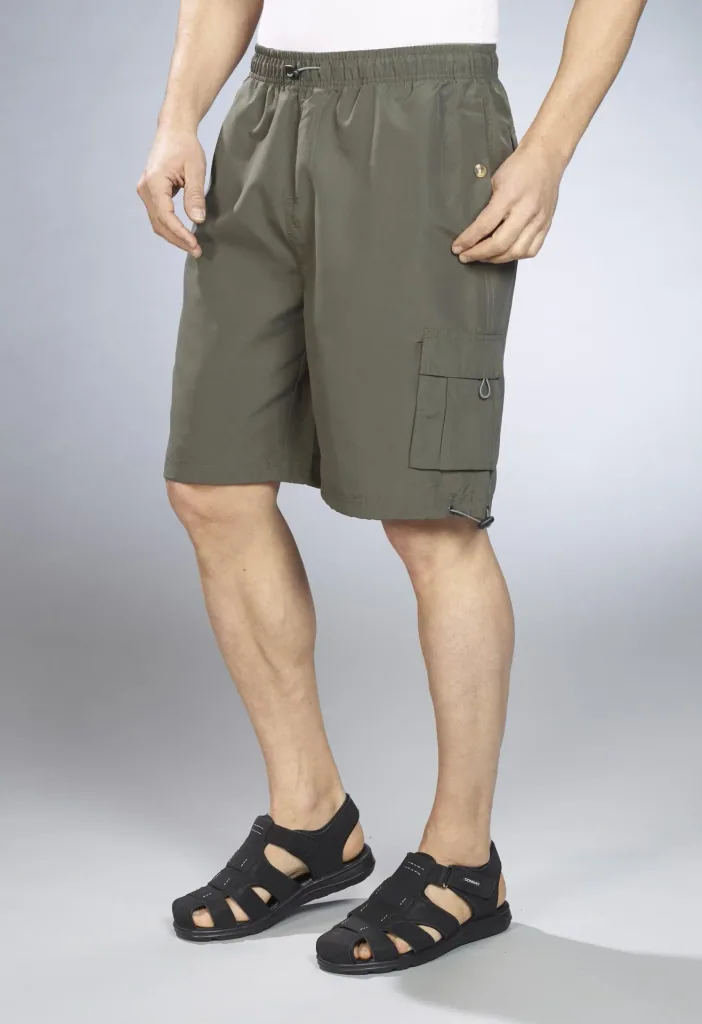 Herren Shorts mit Gummizug, Farbe oliv, Gr. L
