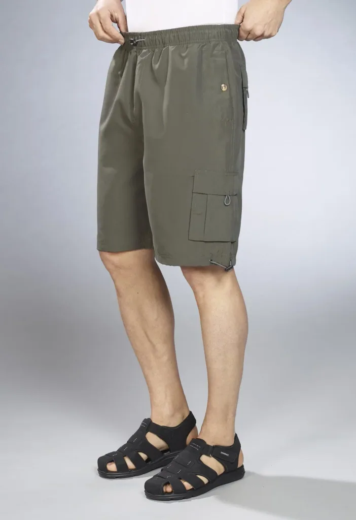 Herren Shorts mit Gummizug, Farbe oliv, Gr. L
