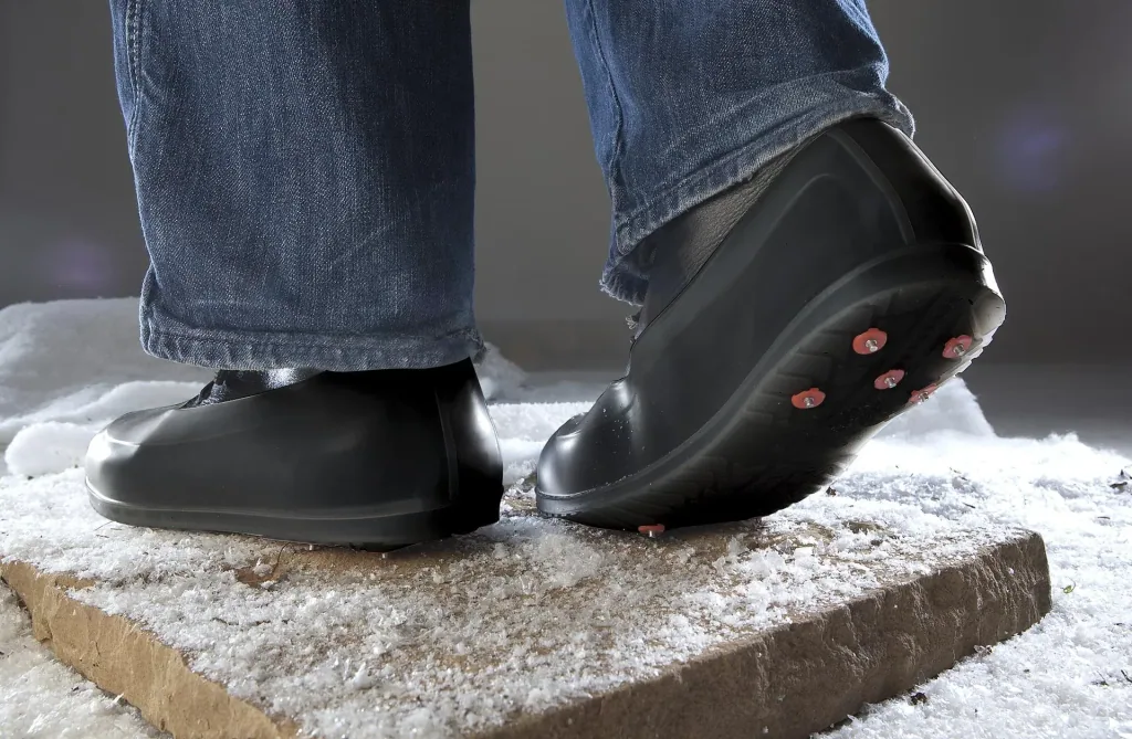 Silikon Gleitschutzschuhe mit Spikes, Gr. XXL/ 44 - 45