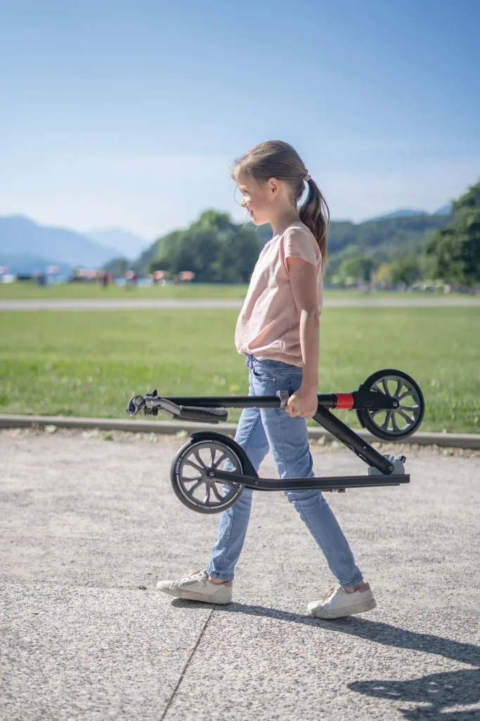 NL 205 Tretroller, 205 mm, ABEC 7, höhenverstellbar, Frontfederung, Klappmechanismus, schwarz-rot