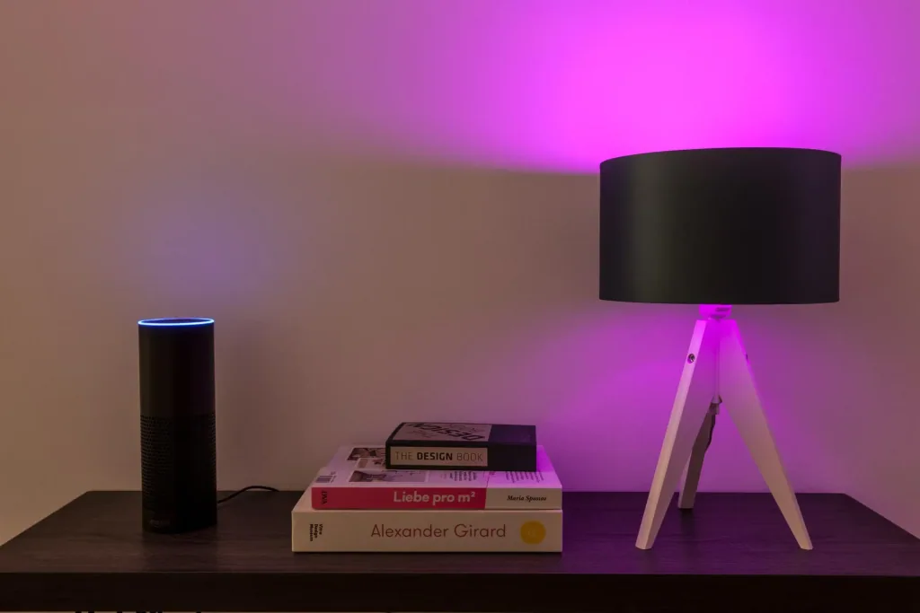 tint LED Zusatzlampe mit 9 Watt, E27 in unterschiedlichen Weißtönen
