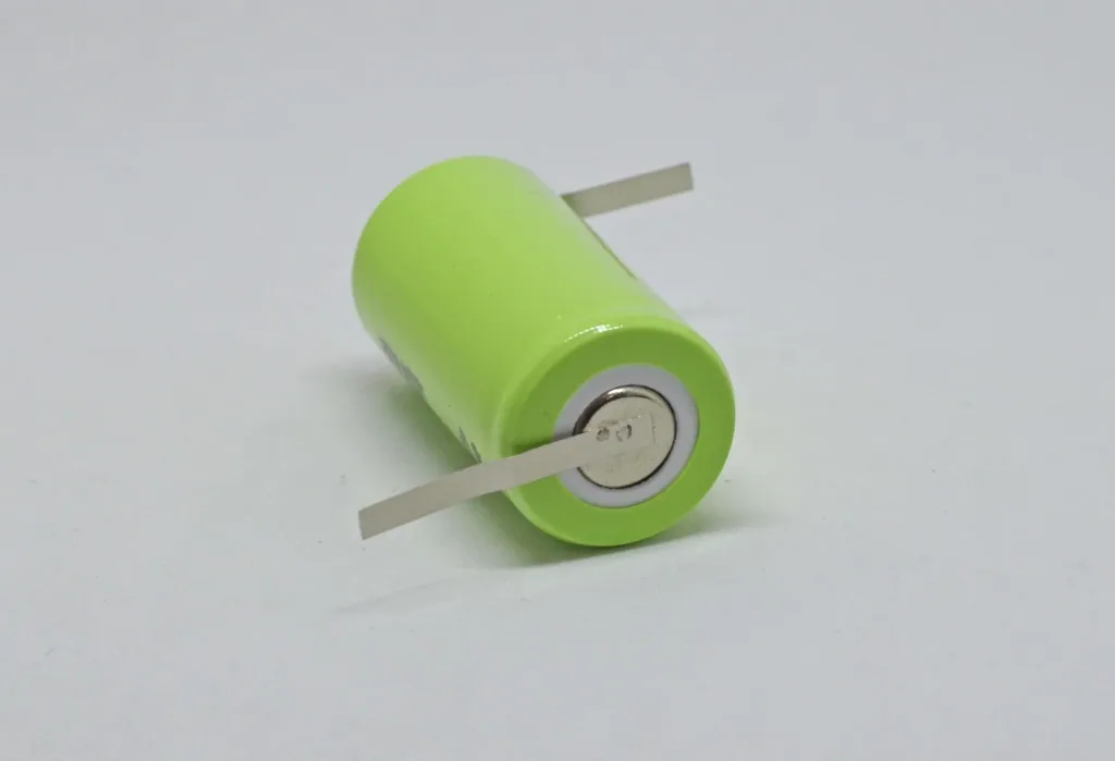 NiMH Akku SUB-C mit 2000mAh und Z-Lötfahne im Kunststoffmantel