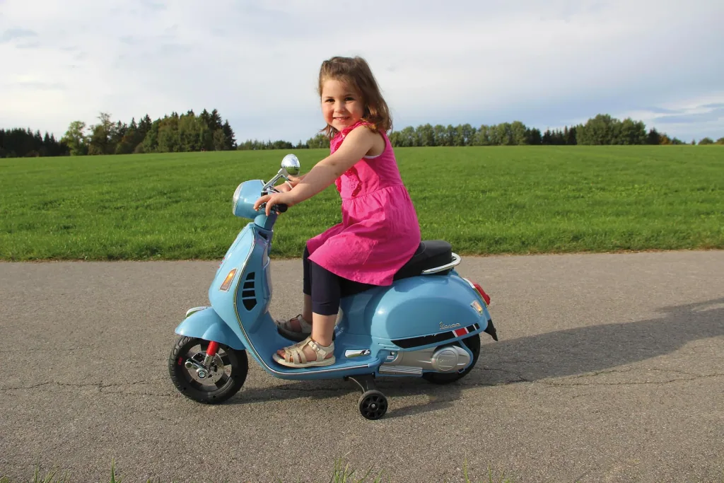 Ride-on Vespa für Kinder, 12 Volt, Blau